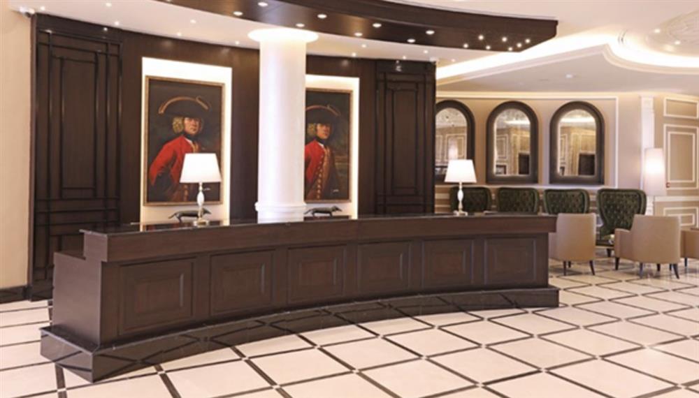 Thiết kế lễ tân cổ điển